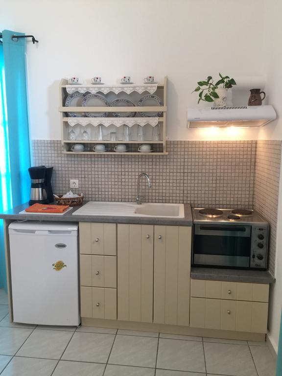 Anna'S Studio Piso Livadi Luaran gambar