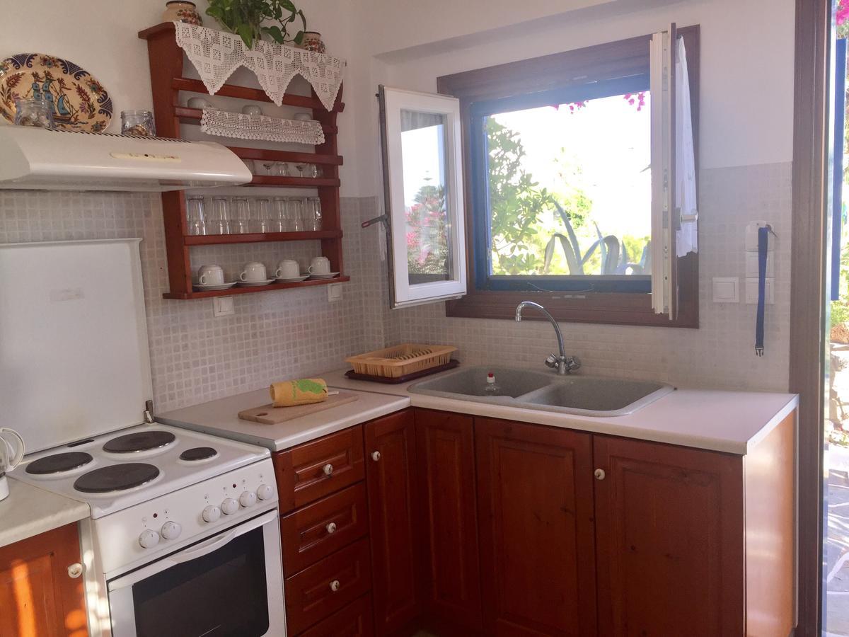 Anna'S Studio Piso Livadi Luaran gambar